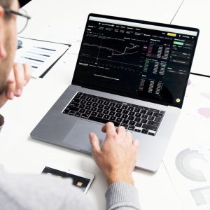 Corning Incorporated (GLW) 1M Trading Analysis (TA)